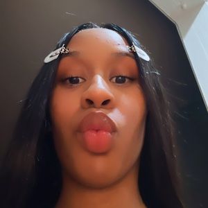 Meet your Posher, Amari